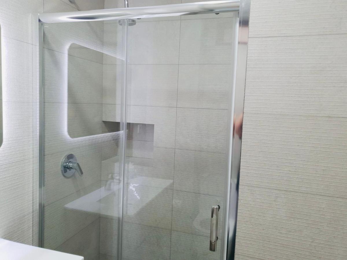 Central Lagos Apt With Marina Views Near Beaches מראה חיצוני תמונה