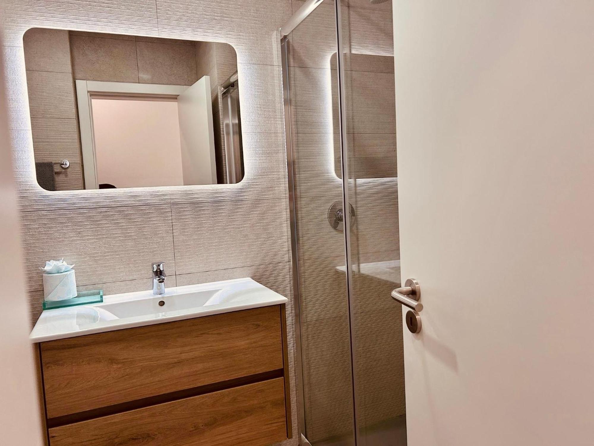 Central Lagos Apt With Marina Views Near Beaches מראה חיצוני תמונה