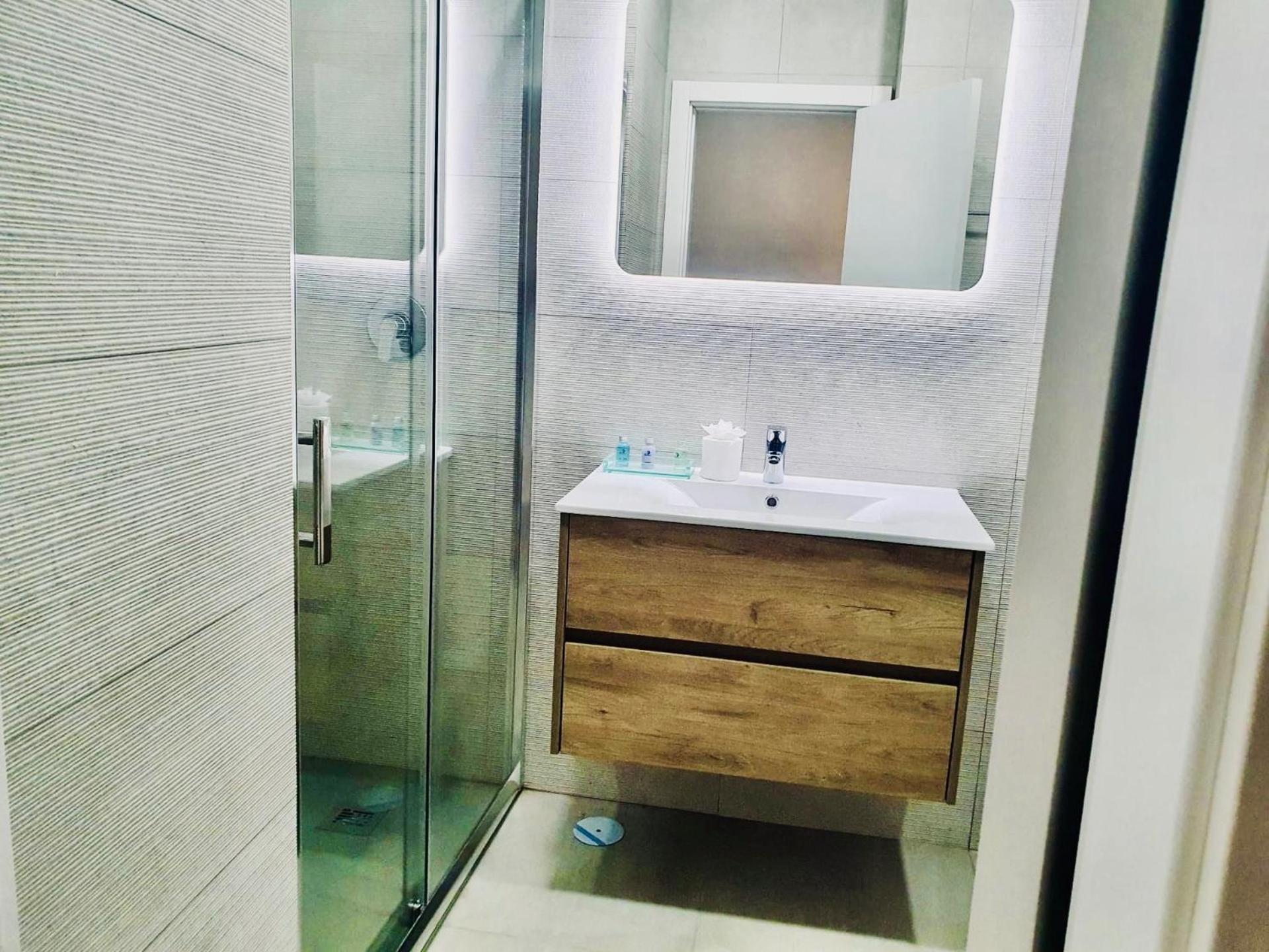 Central Lagos Apt With Marina Views Near Beaches מראה חיצוני תמונה